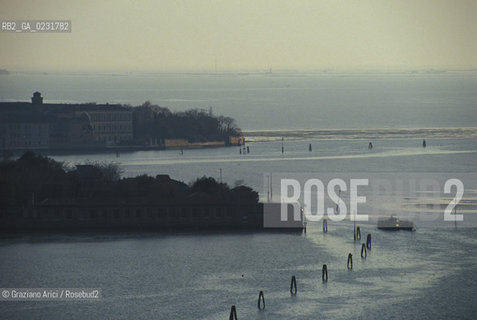ISOLE ABBANDONATE NELLA LAGUNA @ 2000 Graziano Arici/Rosebud2 S.CLEMENTE E GRAZIA