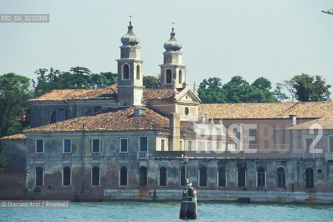 Caption: Nome:..ISOLA DI SAN SERVOLO: CHIESA....Localizzazione:..VENEZIA / ISOLA DI SAN SERVOLO  / LAGUNA SUD..VENICE / THE ISLE OF SAN SERVOLO / THE SOUTH  LAGOON..Soggetto:..ISOLA DI SAN SERVOLO / CHIESA..THE ISLE OF SAN SERVOLO / CHURCH..Cronologia:..SEC. XVIII..XVIII CENTURY..Autore:..TEMANZA TOMASO / 1705 - 1789....Stile:......Editori Stampatori:......Committenza:......Materia e Tecnica:......Collocazione:......Note:..DAL 1734 DIVENNE RICOVERO PER MALATTIE MENTALI FINO AL 1979 / DAL1982 OSPITA LA SCUOLA EUROPEA DI ONCOLOGIA E IL CENTRO EUROPEO PER RESTAURATORI / DAL 1996 E SEDE DELLA VENICE INTERNATIONAL UNIVERSITY / RIUSO..FROM 1734 TO 1979 IT WAS USED AS A MENTAL HOSPITAL / IN 1982  IT BECAME THE SEAT OF EUROPEAN SCHOOL OF ONCOLOGY  AND  OF THE EUROPEAN  CENTRE FOR RESTORERS / IN 1996 IT BECAME THE SEAT OF THE VENICE INTERNATIONAL UNIVERSITY /  RE-USE ..Riproduzione Fotografica:..Graziano Arici/Rosebud2 ...Copyright:..Graziano Arici / rosebud2/....Data:..1993....Costo:..A....Key:..ISOLE ABBANDONATE / CHIESA..UNINHABITED ISLANDS / CHURCH