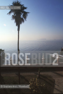 Nome:..ISOLA DI SAN SERVOLO: VENICE INTERNATIONAL UNIVERSITY....Localizzazione:..VENEZIA / ISOLA DI SAN SERVOLO  / LAGUNA SUD..VENICE / THE ISLE OF SAN SERVOLO / THE SOUTH  LAGOON..Soggetto:..ISOLA DI SAN SERVOLO / VENICE INTERNATIONAL UNIVERSITY ..THE ISLE OF SAN SERVOLO ..Cronologia:......Autore:......Stile:......Editori Stampatori:......Committenza:......Materia e Tecnica:......Collocazione:......Note:..DAL 1734 DIVENNE RICOVERO PER MALATTIE MENTALI FINO AL 1979 / DAL1982 OSPITA LA SCUOLA EUROPEA DI ONCOLOGIA E IL CENTRO EUROPEO PER RESTAURATORI / DAL 1996 E SEDE DELLA VENICE INTERNATIONAL UNIVERSITY / RIUSO..FROM 1734 TO 1979 IT WAS USED AS A MENTAL HOSPITAL / IN 1982  IT BECAME THE SEAT OF EUROPEAN SCHOOL OF ONCOLOGY  AND  OF THE EUROPEAN  CENTRE FOR RESTORERS / IN 1996 IT BECAME THE SEAT OF THE VENICE INTERNATIONAL UNIVERSITY /  RE-USE ..Riproduzione Fotografica:..Graziano Arici/Rosebud2 ...Copyright:..Graziano Arici / rosebud2/....Data:..2000....Costo:..A....Key:..ISOLE ABBANDONATE..UNINHABITED ISLANDS