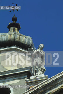 Caption: Nome:..ISOLA DI SAN SERVOLO: CAMPANILE....Localizzazione:..VENEZIA / ISOLA DI SAN SERVOLO  / LAGUNA SUD..VENICE / THE ISLE OF SAN SERVOLO / THE SOUTH  LAGOON..Soggetto:..ISOLA DI SAN SERVOLO / PARTICOLARE DEL CAMPANILE..THE ISLE OF SAN SERVOLO / DETAIL OF THE BELL TOWER..Cronologia:..SEC. XVIII..XVIII CENTURY..Autore:..TEMANZA TOMASO / 1705 - 1789....Stile:......Editori Stampatori:......Committenza:......Materia e Tecnica:......Collocazione:......Note:..DAL 1734 DIVENNE RICOVERO PER MALATTIE MENTALI FINO AL 1979 / DAL1982 OSPITA LA SCUOLA EUROPEA DI ONCOLOGIA E IL CENTRO EUROPEO PER RESTAURATORI / DAL 1996 E SEDE DELLA VENICE INTERNATIONAL UNIVERSITY / RIUSO..FROM 1734 TO 1979 IT WAS USED AS A MENTAL HOSPITAL / IN 1982  IT BECAME THE SEAT OF EUROPEAN SCHOOL OF ONCOLOGY  AND  OF THE EUROPEAN  CENTRE FOR RESTORERS / IN 1996 IT BECAME THE SEAT OF THE VENICE INTERNATIONAL UNIVERSITY /  RE-USE ..Riproduzione Fotografica:..Graziano Arici/Rosebud2 ...Copyright:..Graziano Arici / rosebud2/....Data:..1993....Costo:..A....Key:..ISOLE ABBANDONATE / CHIESA..UNINHABITED ISLANDS / CHURCH