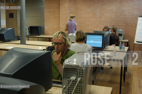 VENEZIA -IUAV FACOLTA DI ARCHITETTURA - DIPARTIMENTO DI ARTI E DISEGNO INDUSTRIALE ©Graziano Arici/Rosebud2 COMPUTER UNIVERSITA