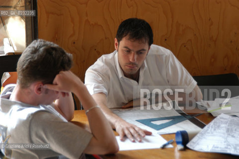 VENEZIA -IUAV FACOLTA DI ARCHITETTURA - CORSO DI URBANISTICA © 2003 Graziano Arici/Rosebud2  UNIVERSITA CA TRON