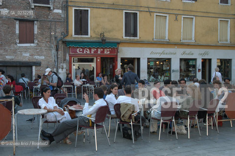 CAMPO S.MAGHERITA © 2003 Graziano Arici/Rosebud2 DORSODURO BAR CAFFE OSTERIE