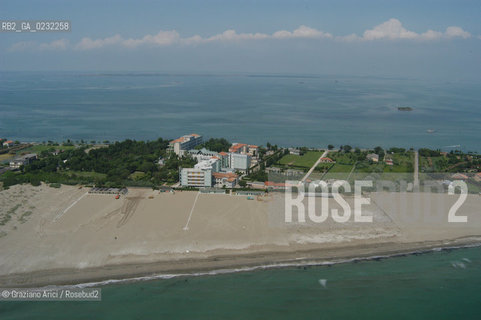 VENEZIA 03/06/03 - LIDO :  SPIAGGIA  ©Graziano Arici/Rosebud2 AEREA