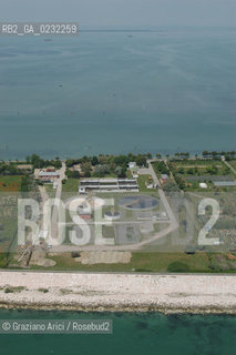 VENEZIA 03/06/03 - LIDO :  SPIAGGIA  ©Graziano Arici/Rosebud2 AEREA DEPURATORE AMAV