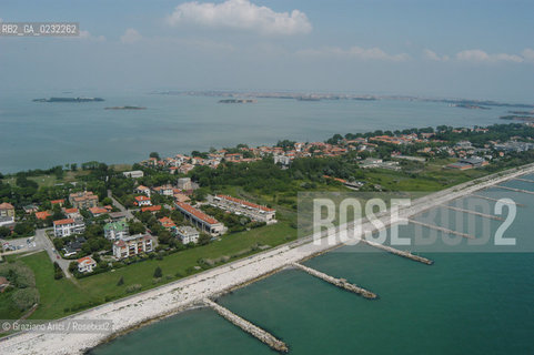VENEZIA 03/06/03 - LIDO :  SPIAGGIA  ©Graziano Arici/Rosebud2 AEREA