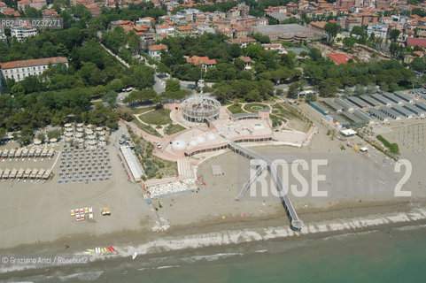 VENEZIA 03/06/03 - LIDO :  SPIAGGIA  ©Graziano Arici/Rosebud2 AEREA BLUE MOON