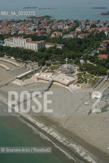 VENEZIA 03/06/03 - LIDO :  SPIAGGIA  ©Graziano Arici/Rosebud2 AEREA BLUE MOON