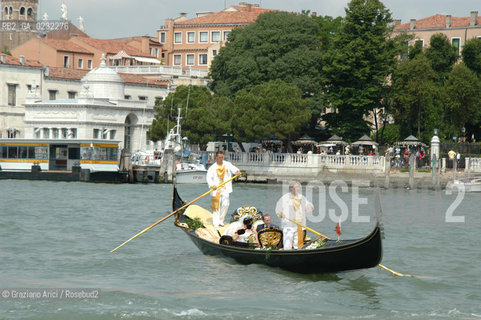 VENEZIA GONDOLA ADDOBBATA PER UN MATRIMONIO  - ©Graziano Arici/Rosebud2
