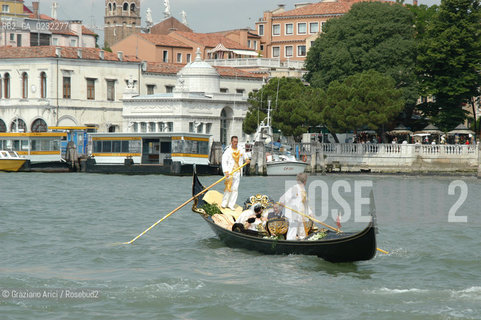 VENEZIA GONDOLA ADDOBBATA PER UN MATRIMONIO  - ©Graziano Arici/Rosebud2