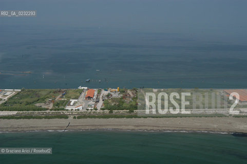 VENEZIA 1/07/2003 -  LIDO PELLESTRINA © 2003 Graziano Arici/Rosebud2 MOSE DIGHE MOBILI CONSORZIO VENEZIA NUOVA
