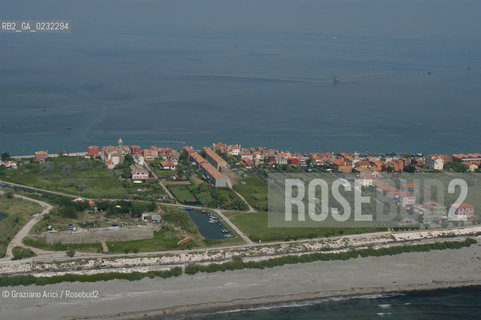 VENEZIA 1/07/2003 -  LIDO PELLESTRINA © 2003 Graziano Arici/Rosebud2 MOSE DIGHE MOBILI CONSORZIO VENEZIA NUOVA