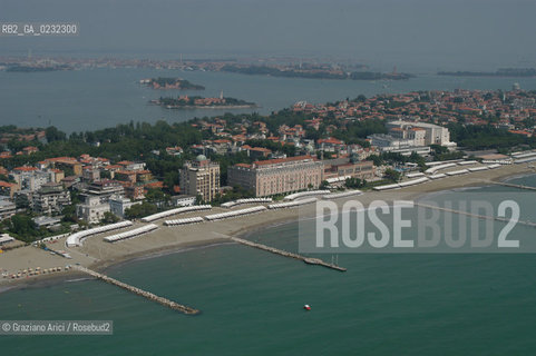 VENEZIA 1/07/2003 -  LIDO HOTEL EXCELSIOR  © 2003 Graziano Arici/Rosebud2 SPIAGGIA