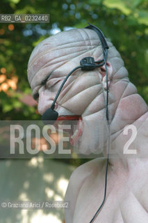 50° ESPOSIZIONE INTERNAZIONALE DARTE LA BIENNALE DI VENEZIA - GIARDINI - LE INSTALLAZIONI DI  VIVERE VENEZIA  © 2003 Graziano Arici/Rosebud2 / CONSORZIO VENEZIA NUOVA / IUAV