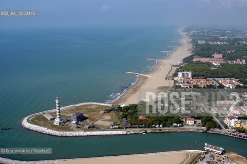 MARINA DI CAVALLINO FOTO AEREA © 2003 Graziano Arici/Rosebud2 FARO