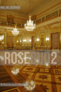 VENEZIA VENICE ITALY - THE GRAN TEATRO LA FENICE REBUILDED : THE SALE APOLLINEE © 13-12-2003 Graziano Arici/Rosebud2 La cessione dei diritti di questa immagine si intende per quanto di nostra competenza. Non comprende invece le eventuali spese  relative a diritti che potranno essere richiesti dagli Enti o persone fisiche cui appartengono eventualmente i soggetti  ripresi. Tali costi, ove necessari, e lÕespletamento di qualsivoglia pratica di richiesta di concessione del permesso di pubblicazione sono esclusivamente a carico e a cura del soggetto acquirente di questa immagine.