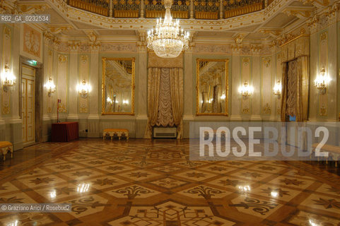 VENEZIA VENICE ITALY - THE GRAN TEATRO LA FENICE REBUILDED : THE SALE APOLLINEE © 13-12-2003 Graziano Arici/Rosebud2 La cessione dei diritti di questa immagine si intende per quanto di nostra competenza. Non comprende invece le eventuali spese  relative a diritti che potranno essere richiesti dagli Enti o persone fisiche cui appartengono eventualmente i soggetti  ripresi. Tali costi, ove necessari, e lÕespletamento di qualsivoglia pratica di richiesta di concessione del permesso di pubblicazione sono esclusivamente a carico e a cura del soggetto acquirente di questa immagine.