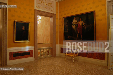 VENEZIA VENICE ITALY - THE GRAN TEATRO LA FENICE REBUILDED : THE SALE APOLLINEE © 13-12-2003 Graziano Arici/Rosebud2 La cessione dei diritti di questa immagine si intende per quanto di nostra competenza. Non comprende invece le eventuali spese  relative a diritti che potranno essere richiesti dagli Enti o persone fisiche cui appartengono eventualmente i soggetti  ripresi. Tali costi, ove necessari, e lÕespletamento di qualsivoglia pratica di richiesta di concessione del permesso di pubblicazione sono esclusivamente a carico e a cura del soggetto acquirente di questa immagine.