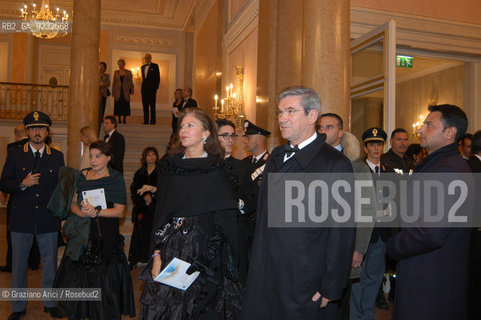 VENEZIA 14/12/03 - INAUGURAZIONE DEL GRAN TEATRO LA FENICE IL MINISTRO DELLE INFRASTRUTTURE  PIETRO LUNARDI CON LA MOGLIE ©Graziano Arici/Rosebud2