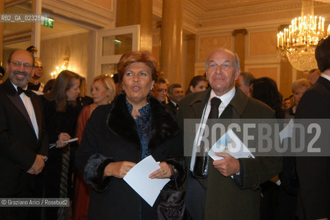 VENEZIA 14/12/03 - INAUGURAZIONE DEL GRAN TEATRO LA FENICE IL SEGRETARIO DI RIFONDAZIONE COMUNISTA FAUSTO BERTINOTTI CON LA MOGLIE ©Graziano Arici/Rosebud2