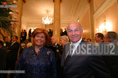 VENEZIA 14/12/03 - INAUGURAZIONE DEL GRAN TEATRO LA FENICE IL SEGRETARIO DI RIFONDAZION COMUNISTA FUSTO BERTINOTTI CON LA MOGLIE.- ©Graziano Arici/Rosebud2