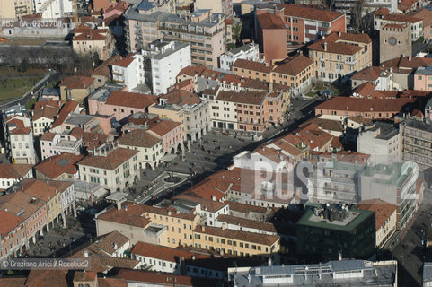 VENEZIA - MESTRE : PIAZZA FERRETTO E TORRE CIVICA  © 2004 Graziano Arici/Rosebud2  / FOTO AEREA