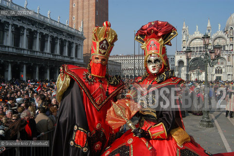 VENEZIA CARNEVALE VOLO DELLANGELO © 2004 Graziano Arici/Rosebud2 MASCHERA PIAZZA SAN MARCO