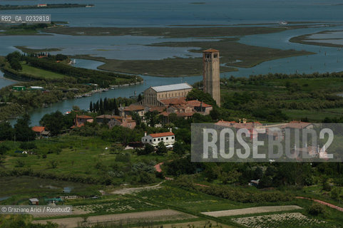 VENEZIA 25-05-04 TORCELLO COMPLESSO DELLE BASILICHE ©Graziano Arici/Rosebud2 AEREA