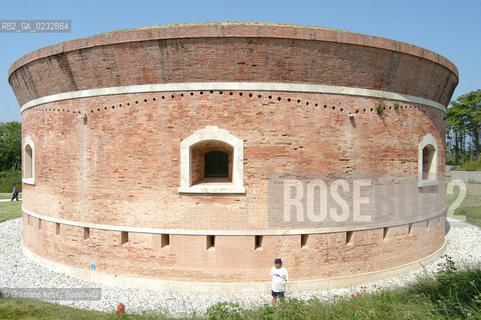 VENEZIA 2/06/04 ISOLA DI S.ERASMO TORRE MASSIMILIANA ©Graziano Arici/Rosebud2