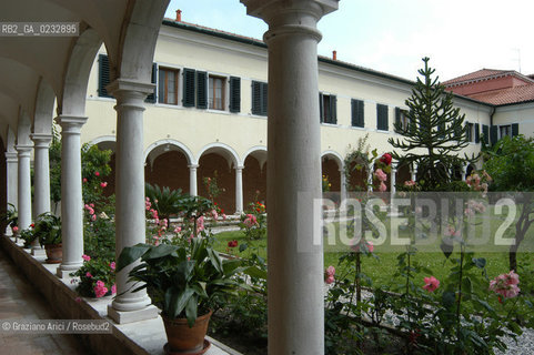VENEZIA 17/06/04 - ISOLA DEGLI ARMENI CONVENTO DEI PADRI MECHITARISTI CHIOSTRO ©Graziano Arici/Rosebud2