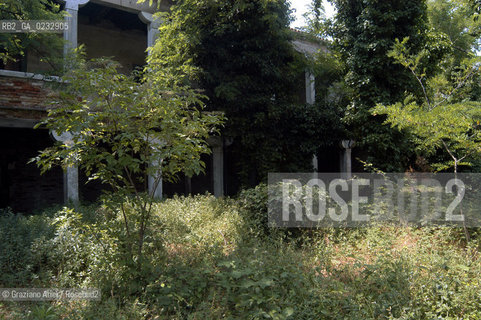 VENEZIA 22/06/04  ISOLA DEL LAZZARETTO VECCHIO STATO DI FATTO PRIMA DELLINTERVENTO DEL CONSORZIO VENEZIA NUOVA ©Graziano Arici/Rosebud2