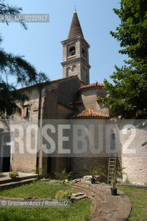 VENEZIA 28/06/04 :  STATO DI FATTO DELLISOLA DI S.FRANCESCO DEL DESERTO PRIMA DELLINTERVENTO DEL CONSORZIO VENEZIA NUOVA ©Graziano Arici/Rosebud2 LAGUNA