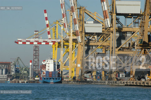 PORTOMARGHERA © 2004 Graziano Arici/Rosebud2 / FOTO AEREA / PORTO COMMERCIALE