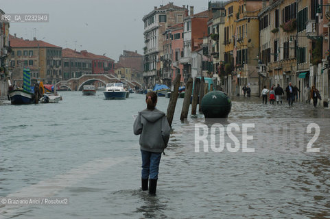 VENEZIA 1/11/04 - ALTA MAREA ©Graziano Arici/Rosebud2 ACQUA ALTA
