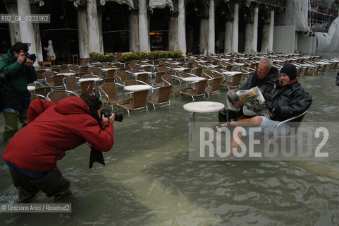 VENEZIA 10/11/04 - ALTA MAREA ©Graziano Arici/Rosebud2 ACQUA ALTA