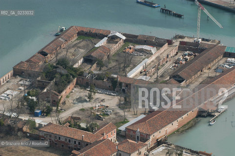 VENEZIA MARZO 2005 - LISOLA DEL LAZZARETTO VECCHIO  ©Graziano Arici/Rosebud2 FOTO AEREA.