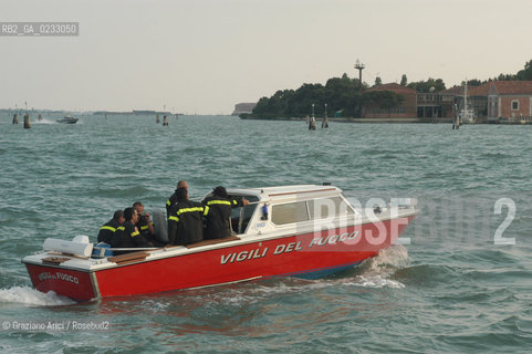 VENEZIA  LANCIA DEI POMPIERI VIGILI DEL FUOCO ©Graziano Arici/Rosebud2 BARCA..