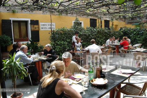 VENEZIA MAGGIO 2005 THE RESTAURANT  LA CORTE SCONTA ©Graziano Arici/Rosebud2 GASTRONOMIA RISTORANTE