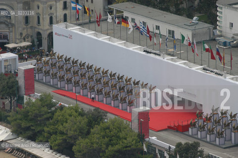 VENEZIA SETTEMBRE 2005 - LIDO DI VENEZIA - AERIAL PICTURE OF VENICE FILM FESTIVAL PALACE ©Graziano Arici/Rosebud2 PALAZZO DEL CINEMA