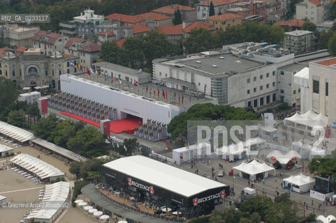VENEZIA SETTEMBRE 2005 - LIDO DI VENEZIA - AERIAL PICTURE OF VENICE FILM FESTIVAL PALACE ©Graziano Arici/Rosebud2 PALAZZO DEL CINEMA