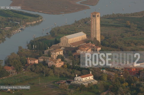 VENEZIA 9/11/05 FOTO AEREE DELLISOLA DI TORCELLO ©Graziano Arici/Rosebud2 LAGUNA NORD BASILICA