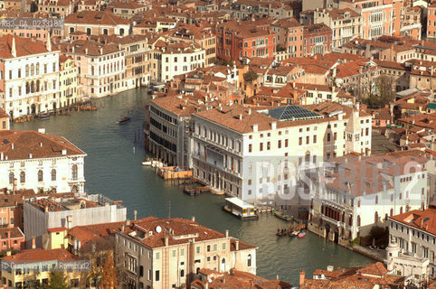 VENEZIA 1/12/05 - FOTO AEREA DI VENEZIA CANAL GRANDE E PALAZZO GRASSI ©Graziano Arici/Rosebud2
