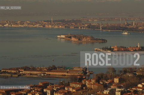 VENEZIA 11 GENNAIO 2006 - FOTO AEREA DELLA LAGUNA CON ISOLE ©Graziano Arici/Rosebud2 AEREA