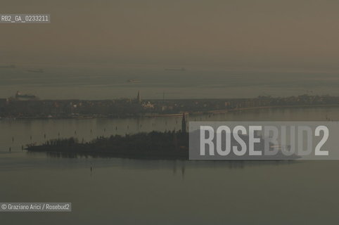 VENEZIA 11 GENNAIO 2006 - FOTO AEREA DELLISOLA DI POVEGLIA ©Graziano Arici/Rosebud2 AEREA