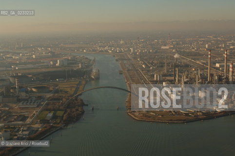 VENEZIA 11 GENNAIO 2006 - FOTO AEREA DI PORTO MARGHERA ©Graziano Arici/Rosebud2 AEREA