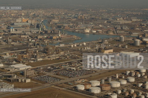 VENEZIA 3/2/06 FOTO AEREE APORTO MARGHERA ©Graziano Arici/Rosebud2 AEREA ZONA INDUSTRIALE PORTO