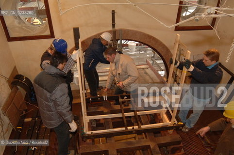 VENEZIA 22 FEBBRAIO 2006 - LAVORI DI RESTAURO DELLA TORRE DELLOROLOGIO ©Graziano Arici/Rosebud2 BRANDOLIN & DOTTOR OROLOGIO