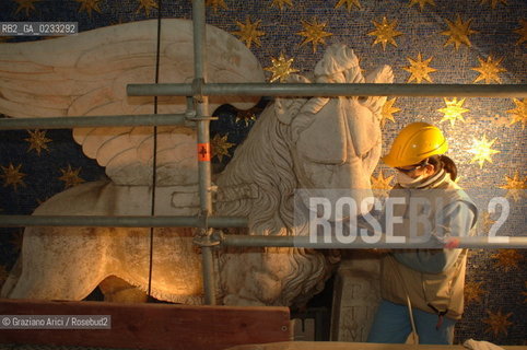 VENEZIA 24 FEBBRAIO 2006 - LAVORI DI RESTAURO DELLA TORRE DELLOROLOGIO ©Graziano Arici/Rosebud2 BRANDOLIN & DOTTOR OROLOGIO