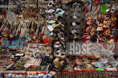 VENEZIA 2006 - TURISMO A VENEZIA KITSCH MASCHERA GASTRONOMIA ©Graziano Arici/Rosebud2