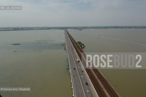 VENEZIA 25 MAGGIO 2006 - FOTO AEREA DEL PONTE DELLA LIBERTA ©Graziano Arici/Rosebud2